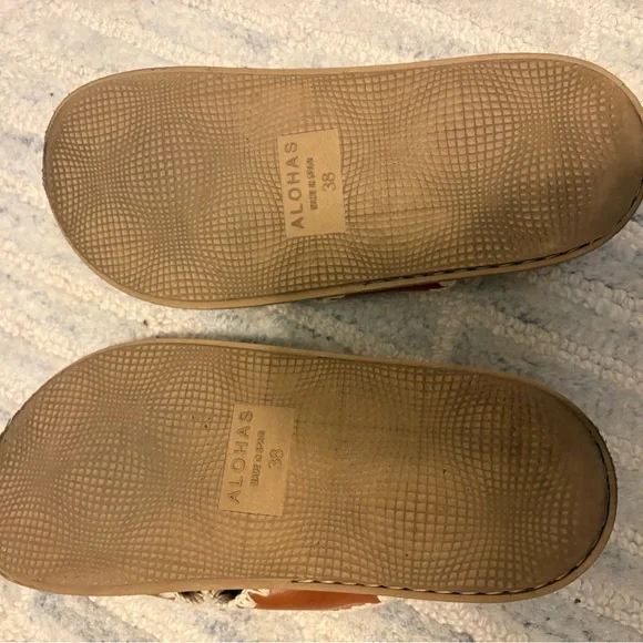 ALOHAS marshmallow Sandals with Cream Detailing - Picture 4 of 4